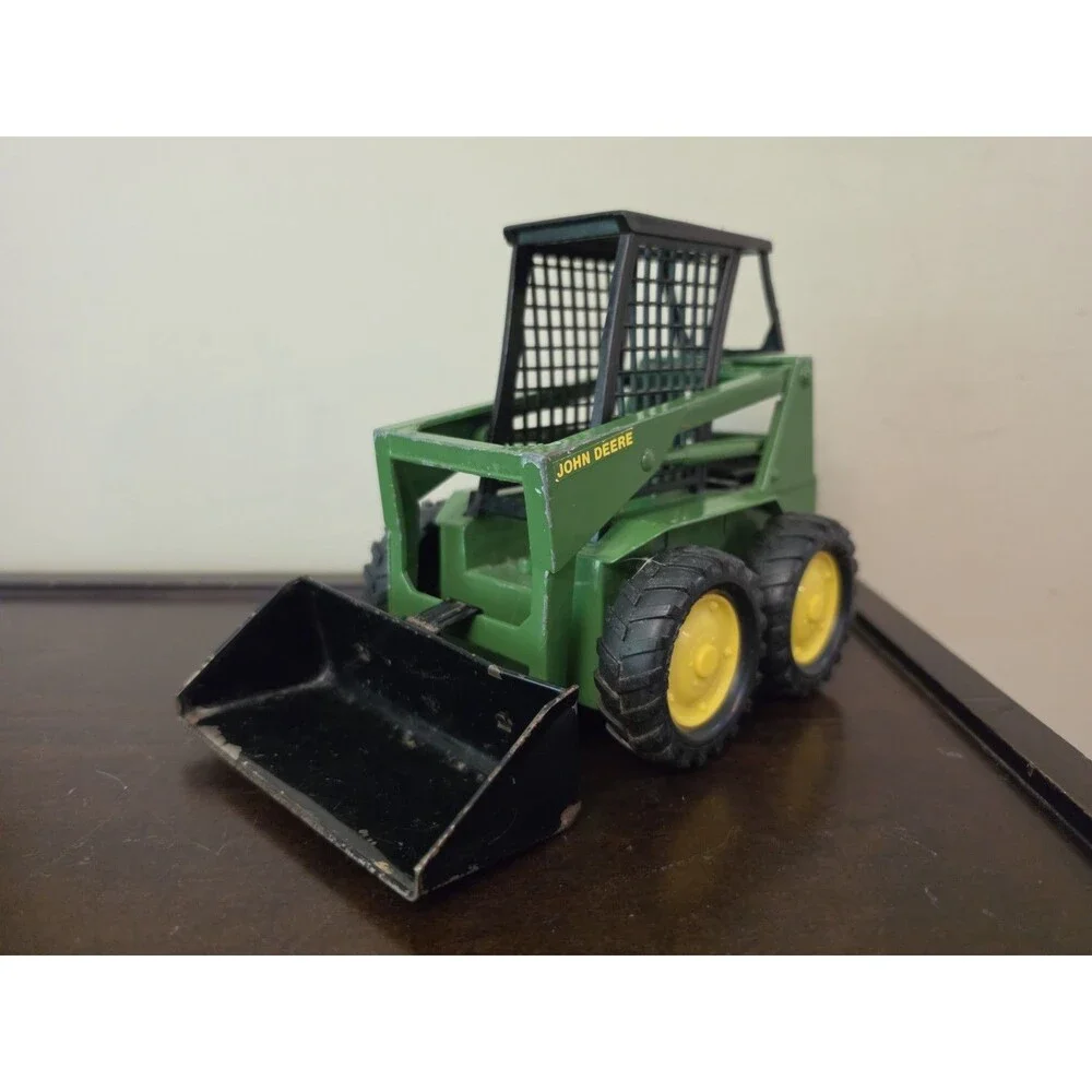 Vintage 1970s ERTL #569-7611 John Deere 1/16 Diecast Skid Steer Loader